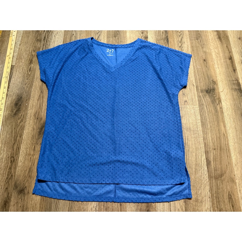 24/7 by Maurices Shirts Women Size Small Blue V-Neck Swiss Dot Hi-Low